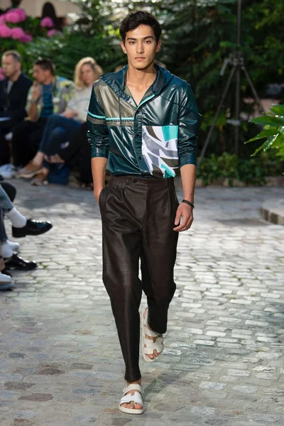 Look 38